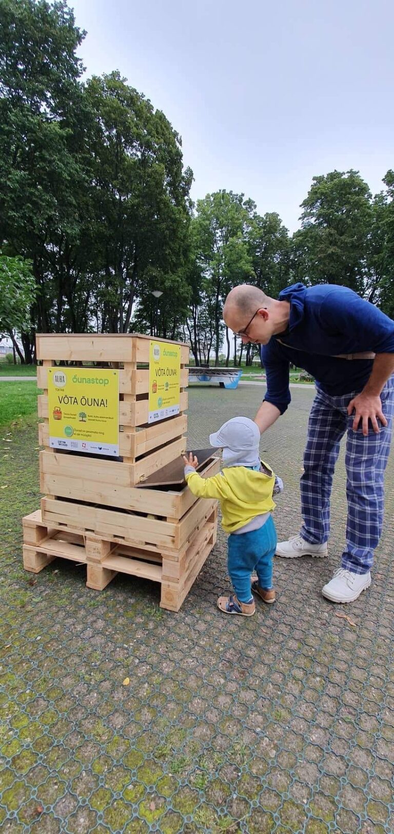 Tallinnasse paigaldati Õunastopi peatused